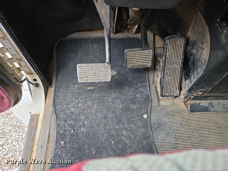 image for item EC3982 1996 Freightliner FLD120 vacuum truck