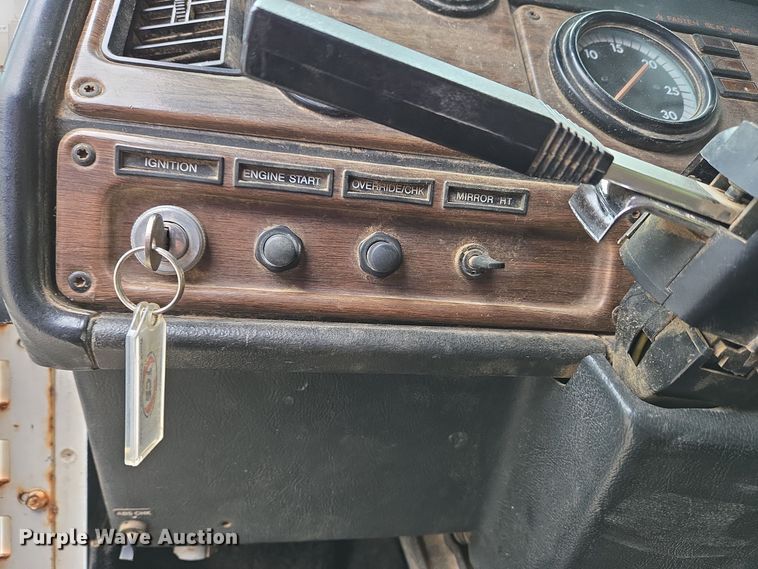 image for item EC3982 1996 Freightliner FLD120 vacuum truck