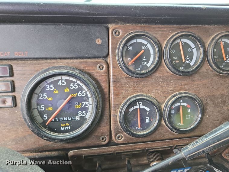 image for item EC3982 1996 Freightliner FLD120 vacuum truck