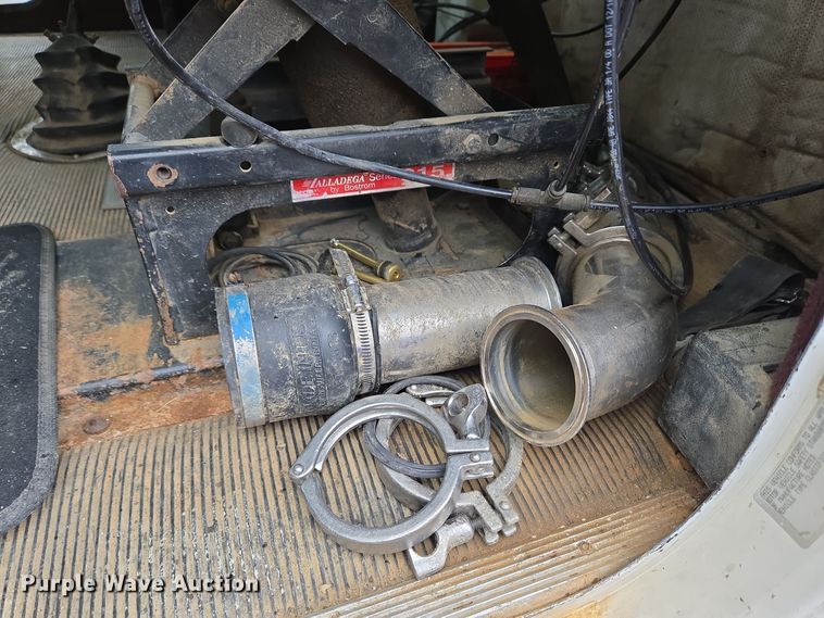 image for item EC3982 1996 Freightliner FLD120 vacuum truck