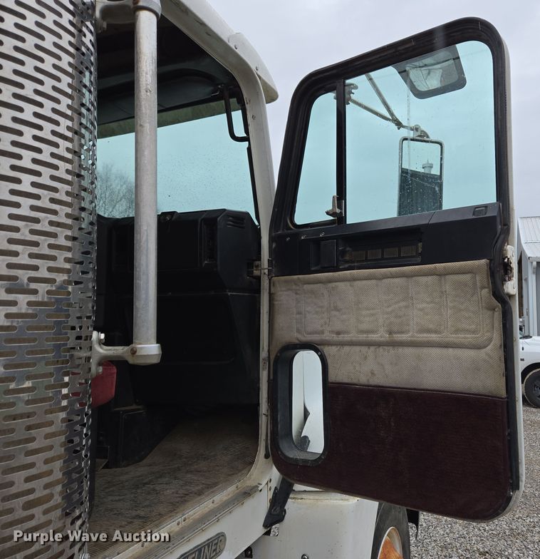 image for item EC3982 1996 Freightliner FLD120 vacuum truck