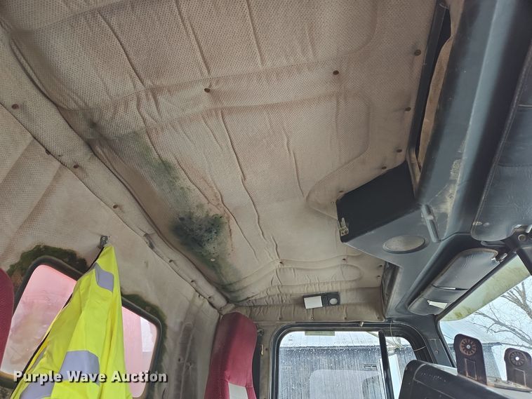 image for item EC3982 1996 Freightliner FLD120 vacuum truck