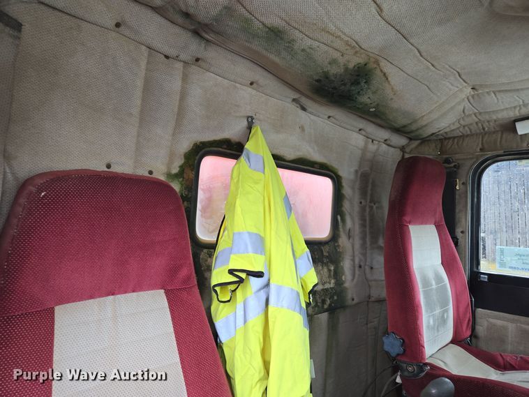 image for item EC3982 1996 Freightliner FLD120 vacuum truck