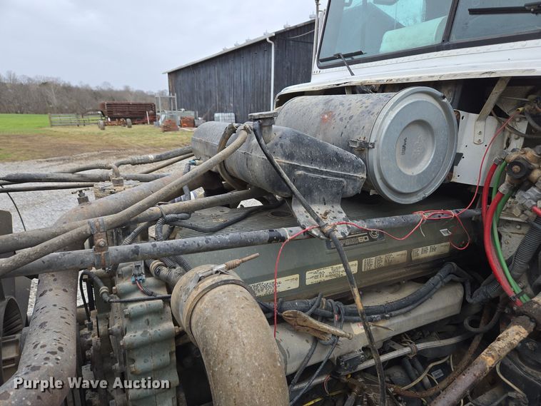 image for item EC3982 1996 Freightliner FLD120 vacuum truck