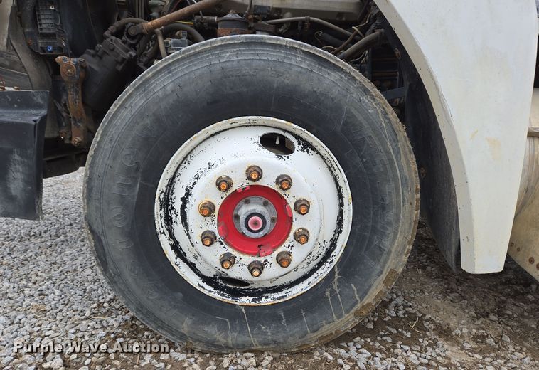 image for item EC3982 1996 Freightliner FLD120 vacuum truck