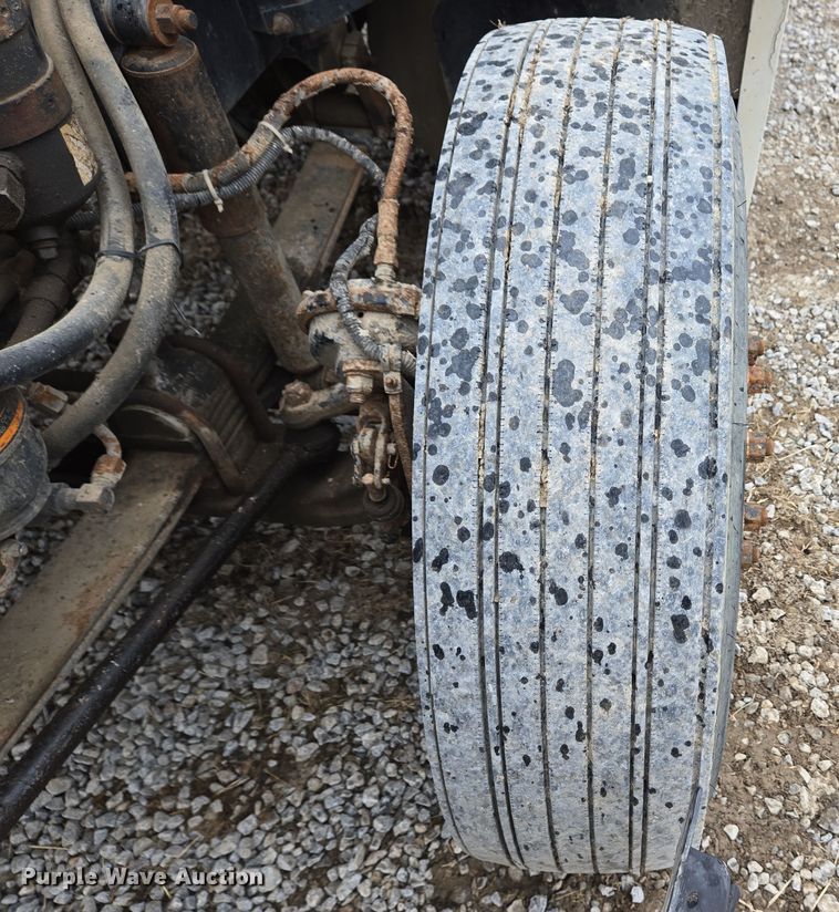 image for item EC3982 1996 Freightliner FLD120 vacuum truck