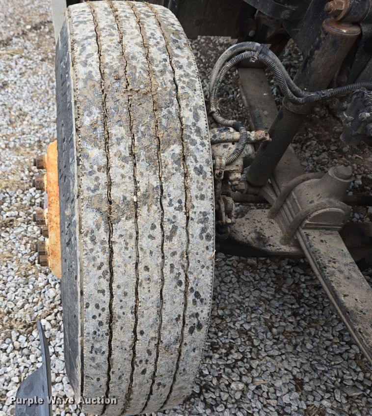 image for item EC3982 1996 Freightliner FLD120 vacuum truck