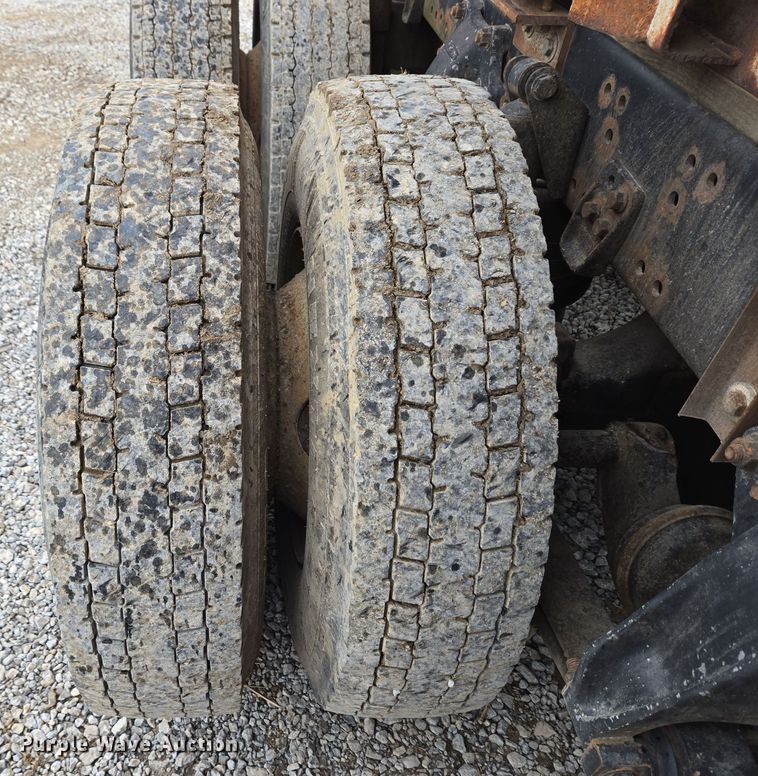 image for item EC3982 1996 Freightliner FLD120 vacuum truck