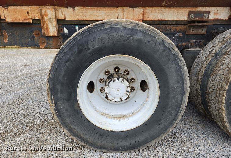 image for item EC3982 1996 Freightliner FLD120 vacuum truck