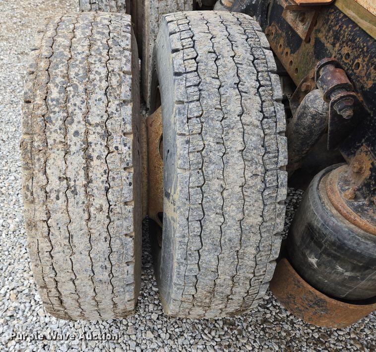 image for item EC3982 1996 Freightliner FLD120 vacuum truck