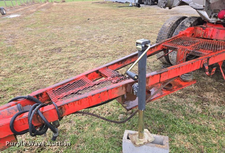 image for item EC3983 1983 Clough Equipment Co. tank trailer