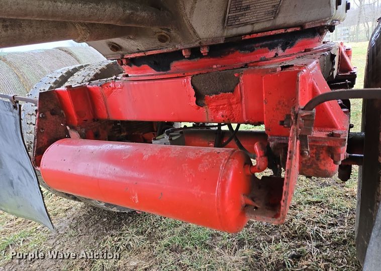 image for item EC3983 1983 Clough Equipment Co. tank trailer