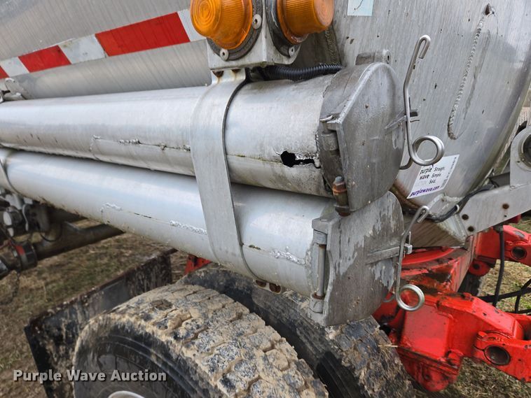 image for item EC3983 1983 Clough Equipment Co. tank trailer