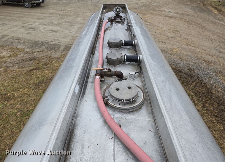 image for item EC3983 1983 Clough Equipment Co. tank trailer