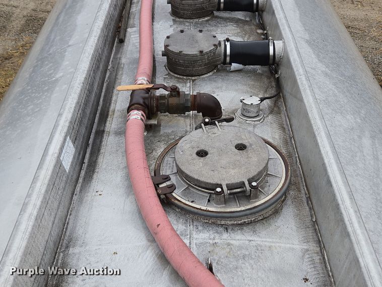 image for item EC3983 1983 Clough Equipment Co. tank trailer