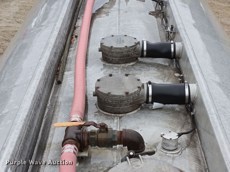 image for item EC3983 1983 Clough Equipment Co. tank trailer