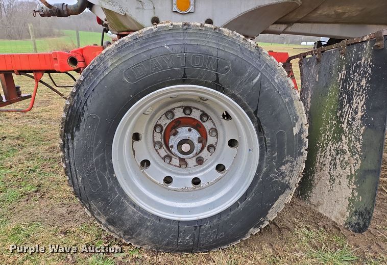 image for item EC3983 1983 Clough Equipment Co. tank trailer