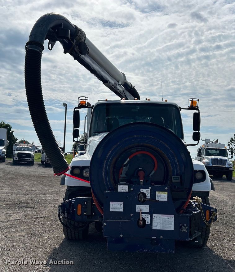 image for item EG0736 2015 Freightliner  114SD sewer jetter truck