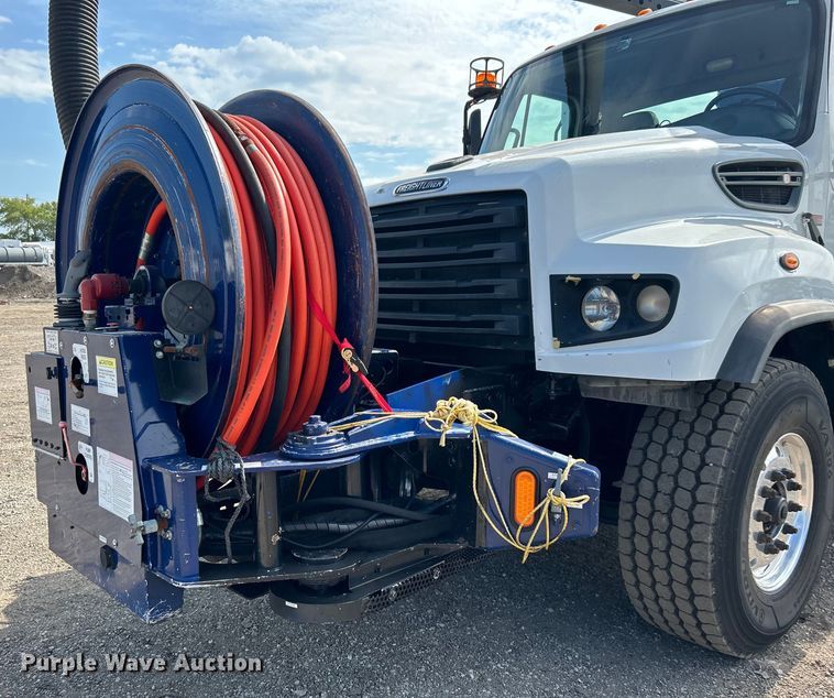 image for item EG0736 2015 Freightliner  114SD sewer jetter truck