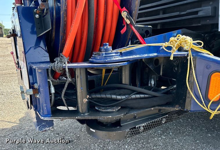 image for item EG0736 2015 Freightliner  114SD sewer jetter truck