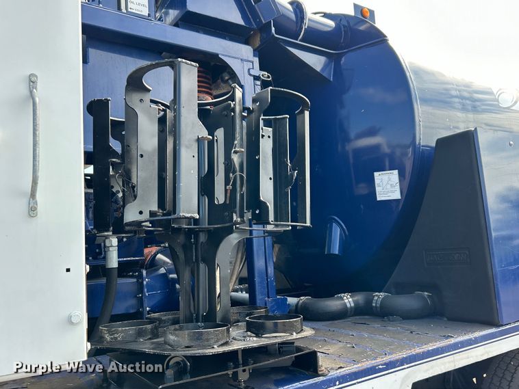 image for item EG0736 2015 Freightliner  114SD sewer jetter truck