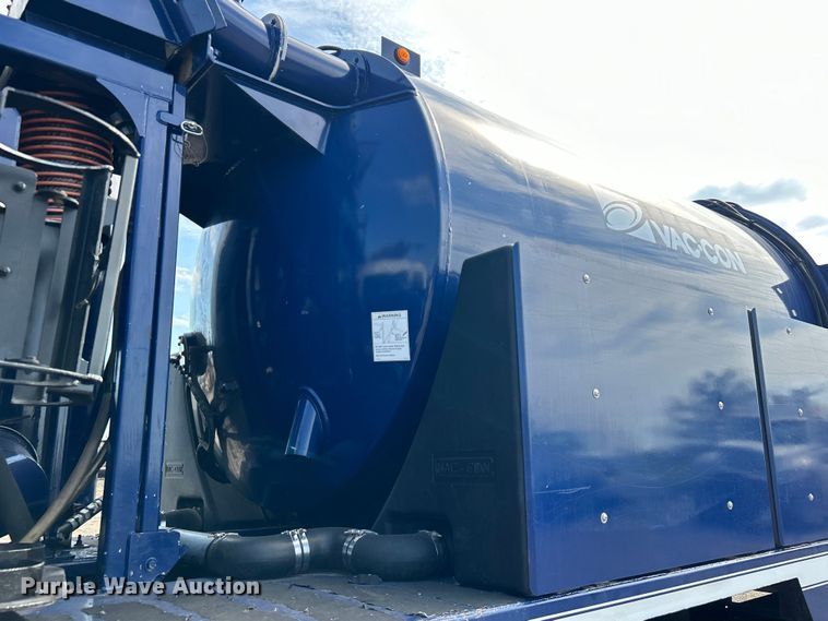 image for item EG0736 2015 Freightliner  114SD sewer jetter truck