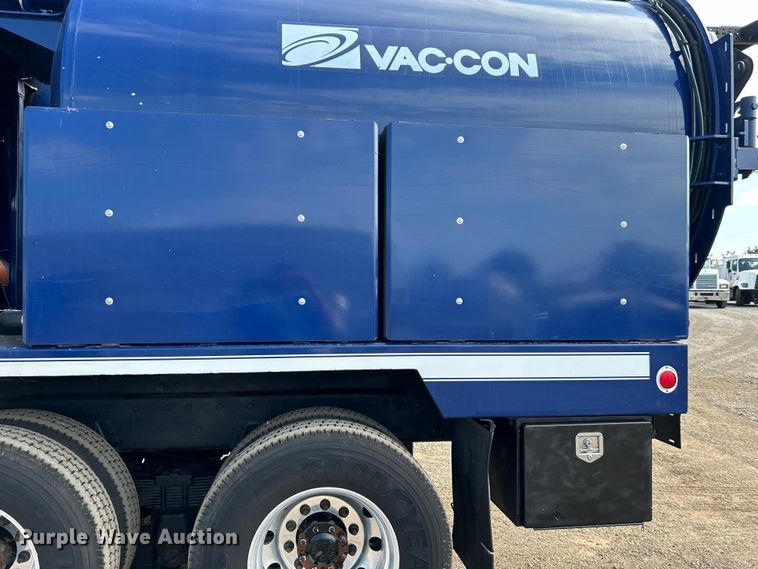 image for item EG0736 2015 Freightliner  114SD sewer jetter truck