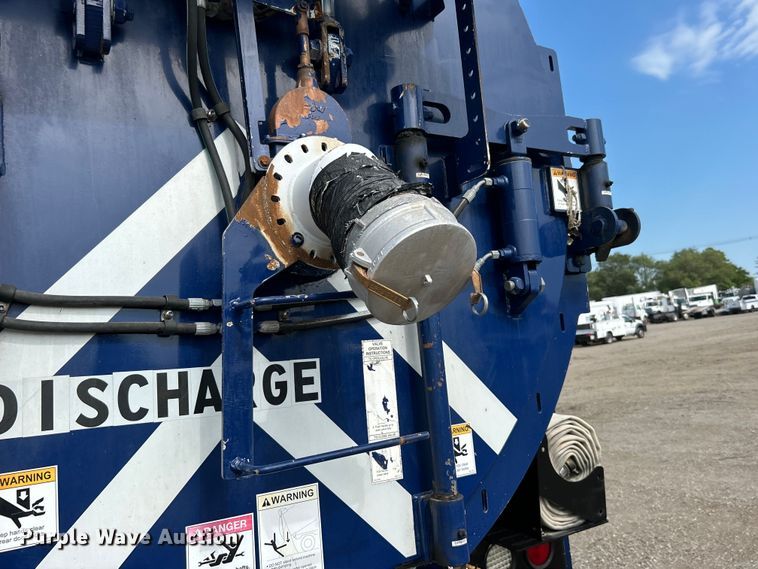 image for item EG0736 2015 Freightliner  114SD sewer jetter truck