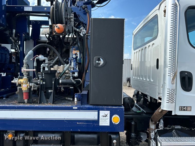 image for item EG0736 2015 Freightliner  114SD sewer jetter truck