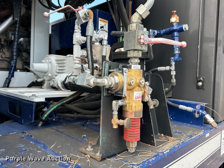 image for item EG0736 2015 Freightliner  114SD sewer jetter truck