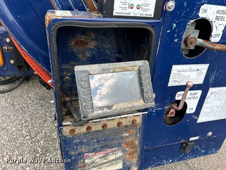 image for item EG0736 2015 Freightliner  114SD sewer jetter truck