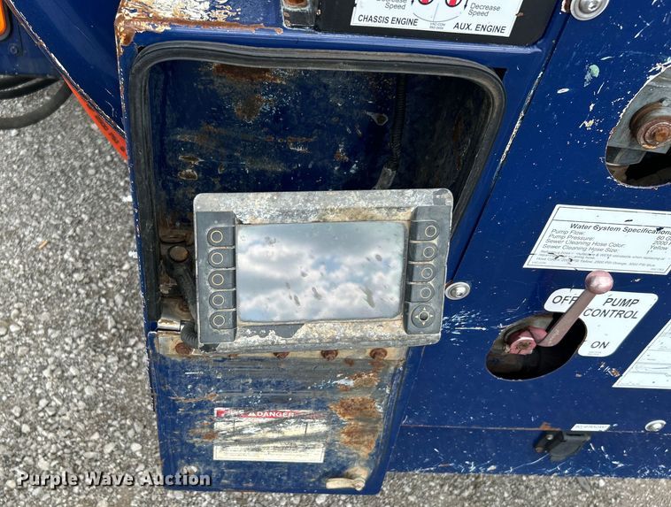 image for item EG0736 2015 Freightliner  114SD sewer jetter truck