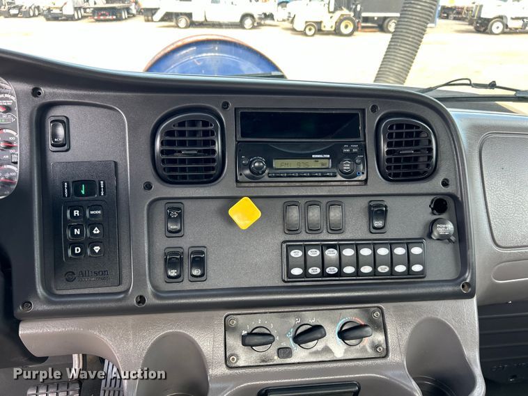 image for item EG0736 2015 Freightliner  114SD sewer jetter truck