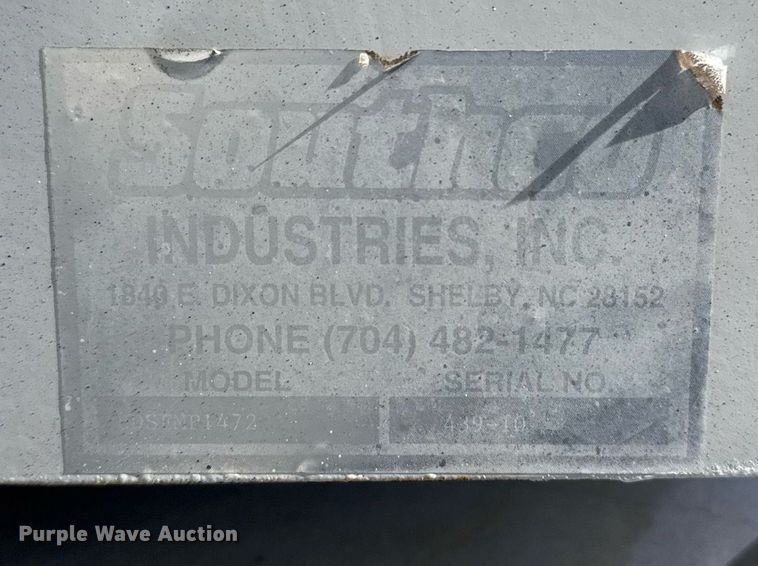 image for item EG2238 2011 Ford F750 Super Duty chipper truck