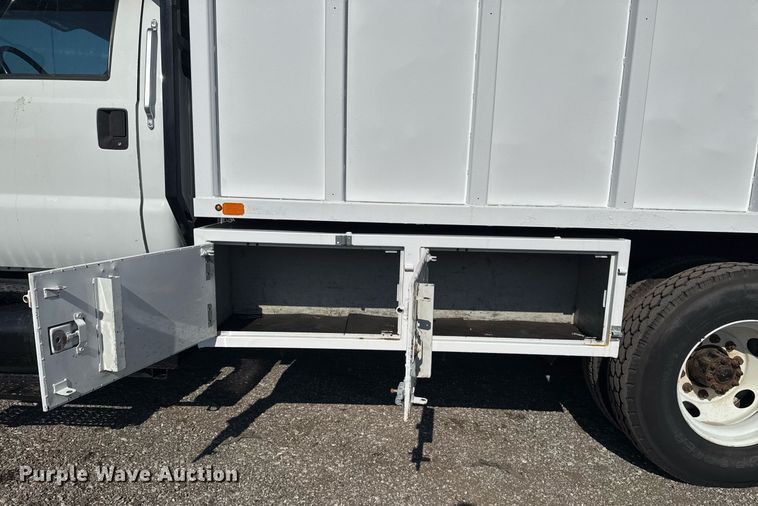 image for item EG2238 2011 Ford F750 Super Duty chipper truck