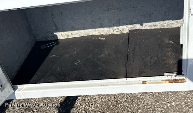 image for item EG2238 2011 Ford F750 Super Duty chipper truck