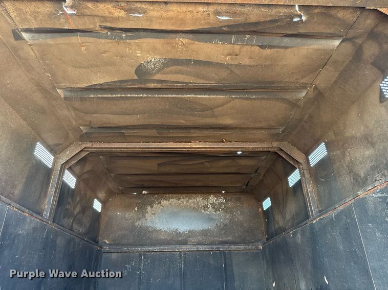 image for item EG2238 2011 Ford F750 Super Duty chipper truck