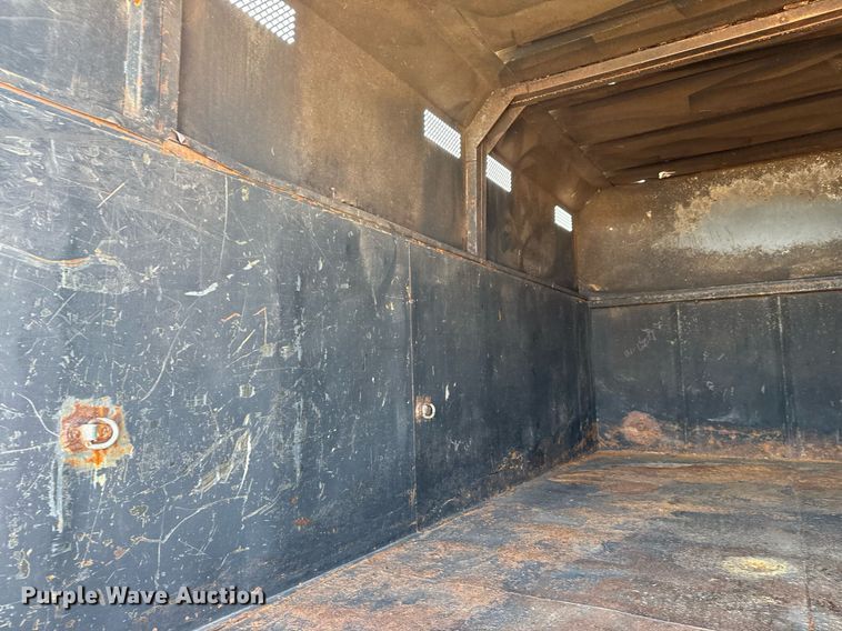 image for item EG2238 2011 Ford F750 Super Duty chipper truck