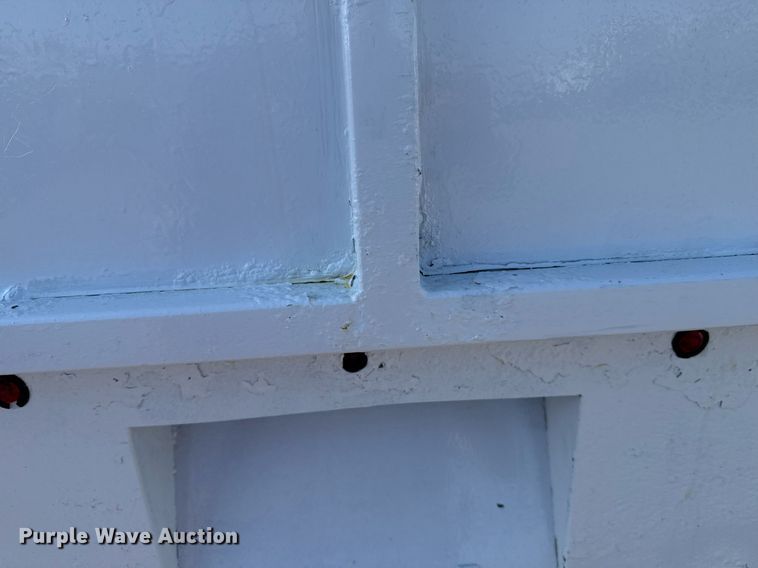 image for item EG2238 2011 Ford F750 Super Duty chipper truck