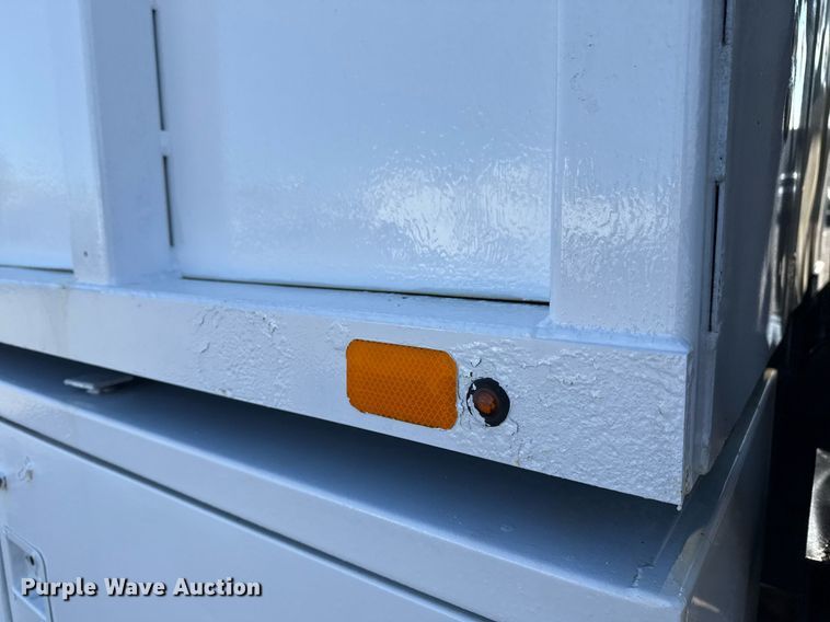 image for item EG2238 2011 Ford F750 Super Duty chipper truck