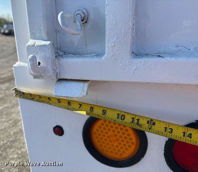 image for item EG2238 2011 Ford F750 Super Duty chipper truck