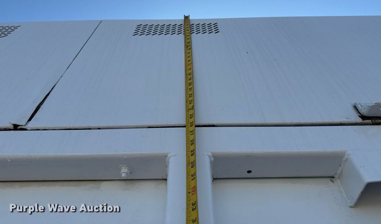 image for item EG2238 2011 Ford F750 Super Duty chipper truck