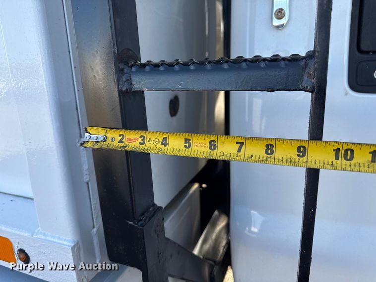 image for item EG2238 2011 Ford F750 Super Duty chipper truck