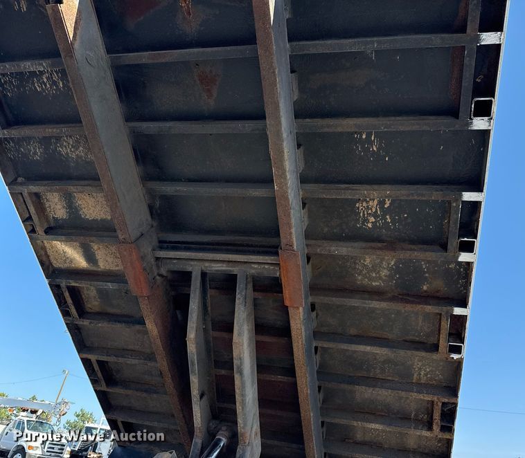 image for item EG2238 2011 Ford F750 Super Duty chipper truck