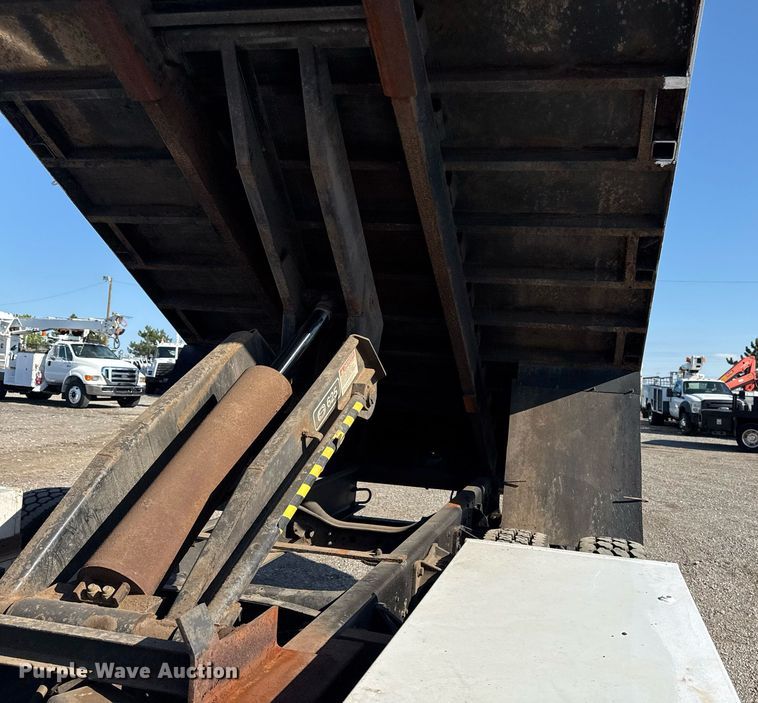 image for item EG2238 2011 Ford F750 Super Duty chipper truck