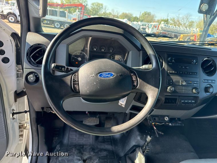 image for item EG2238 2011 Ford F750 Super Duty chipper truck