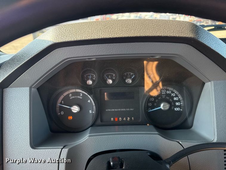 image for item EG2238 2011 Ford F750 Super Duty chipper truck