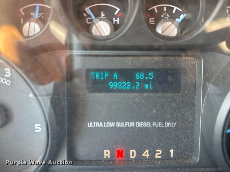 image for item EG2238 2011 Ford F750 Super Duty chipper truck