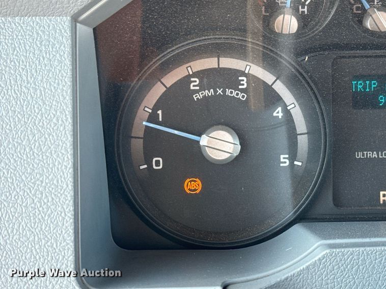 image for item EG2238 2011 Ford F750 Super Duty chipper truck