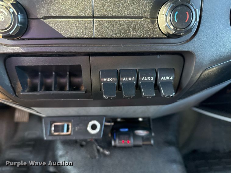 image for item EG2238 2011 Ford F750 Super Duty chipper truck